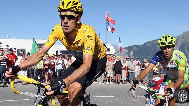 Bradley Wiggins leads Vincenzo Nibali of Italy up La Toussuire at the end of stage eleven of the 2012 Tour de France