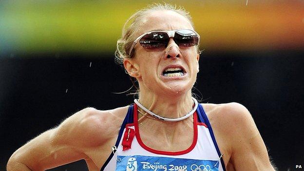 Paula Radcliffe runs at Beijing Games