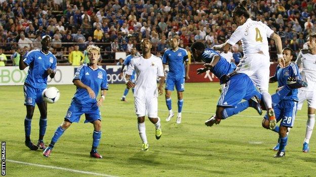 Chico scores with a header to double Swansea City's lead