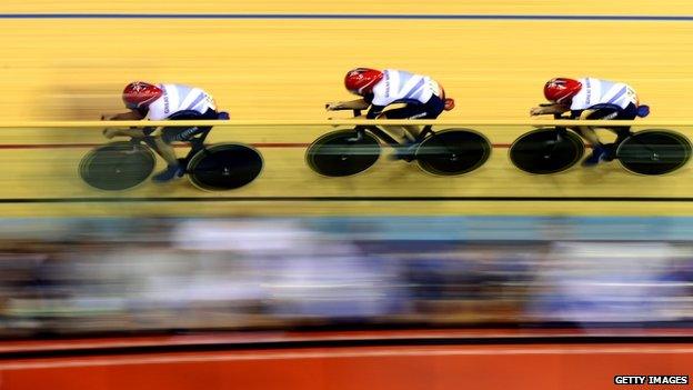 Dani King, Laura Trott and Joanna Rowsell in the womens team pursuit