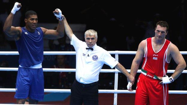 Anthony Joshua wins his super heavyweight final