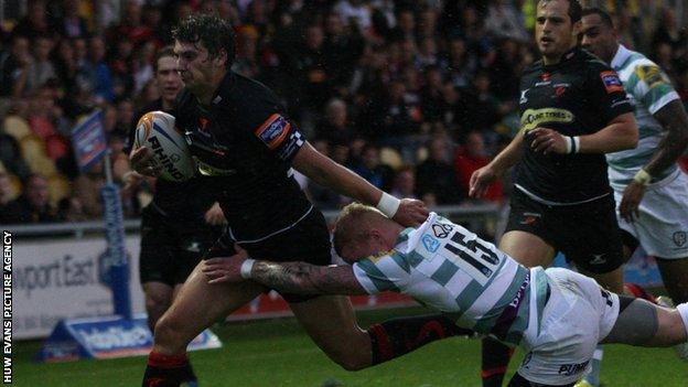 Steffan Jones scoring against London Irish