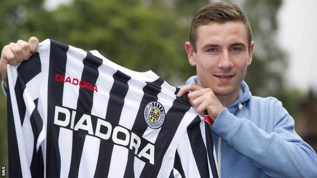 Paul Dummett with his St Mirren strip