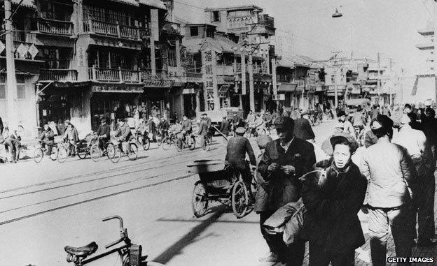 Beijing street scene (1965)