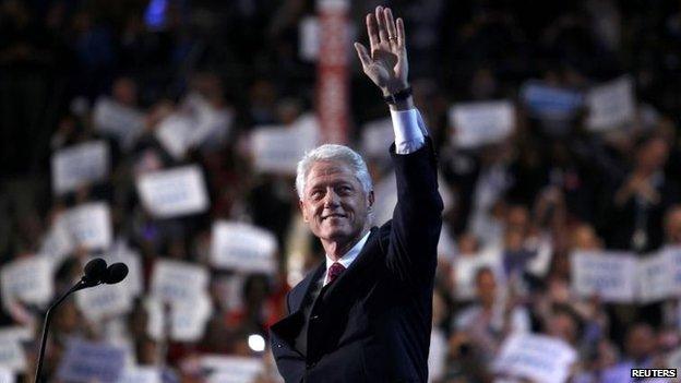 Former President Bill Clinton waves to the Democratic convention on Charlotte (6 Sept 2012)