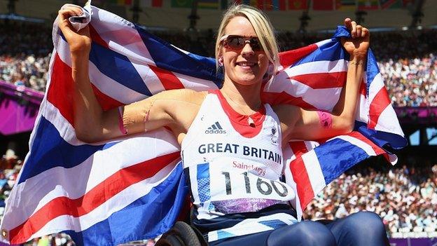 Josie Pearson celebrates her victory in the F51/52/53 discus