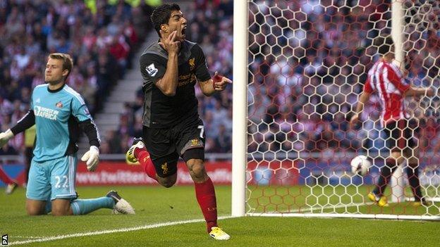 Luis Suarez equalises for Liverpool at Sunderland