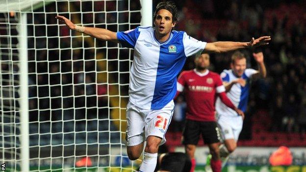 Nuno Gomes scores for Blackburn