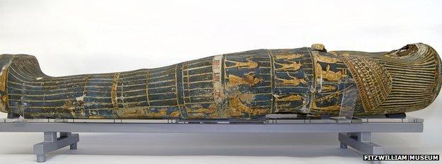 Hor mummy case