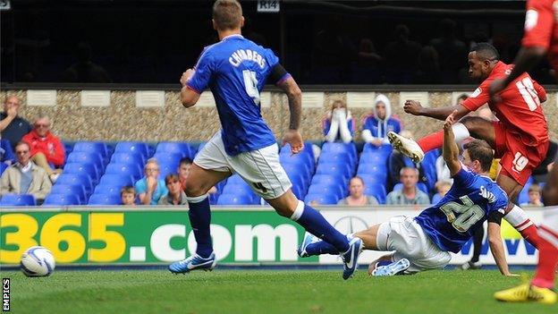 Ricardo Fuller scores for Charlton at Ipswich