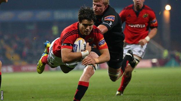 Conor Murray scores a try for Munster against the Dragons