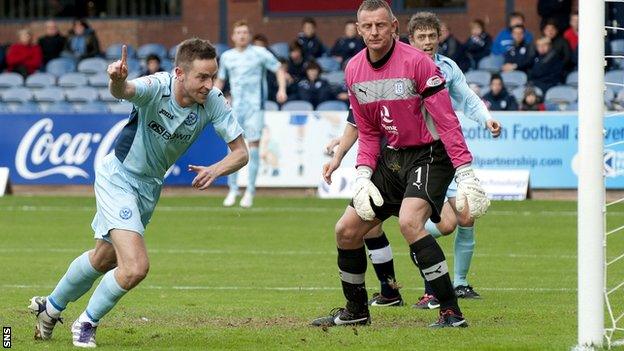 St Johnstone's Steven MacLean celebrates after scoring against Dundee