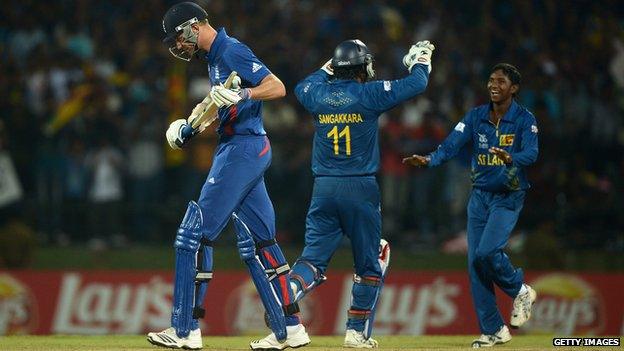Stuart Broad leaving wicket