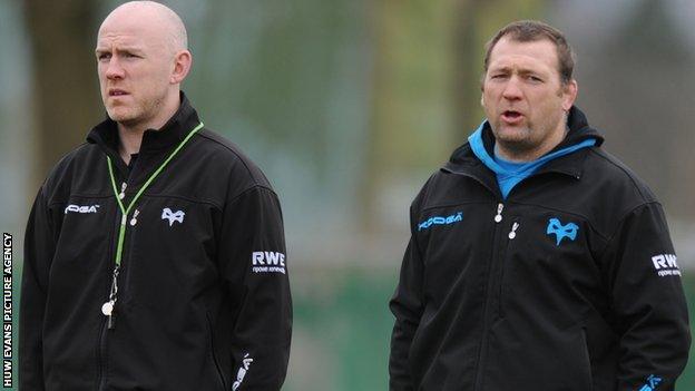 Jonathan Humphreys (right) with Ospreys head coach Steve Tandy