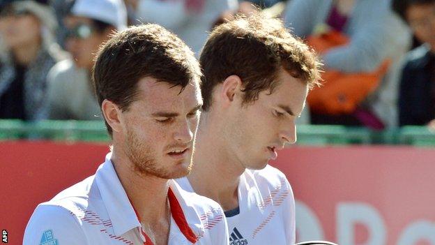 Jamie Murray (left) and Andy Murray (right)