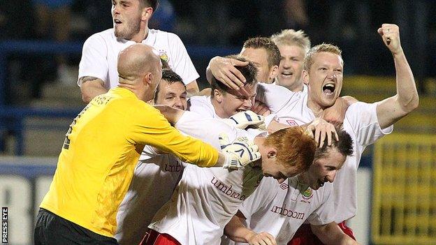 Linfield celebrated a last-gasp win at Coleraine