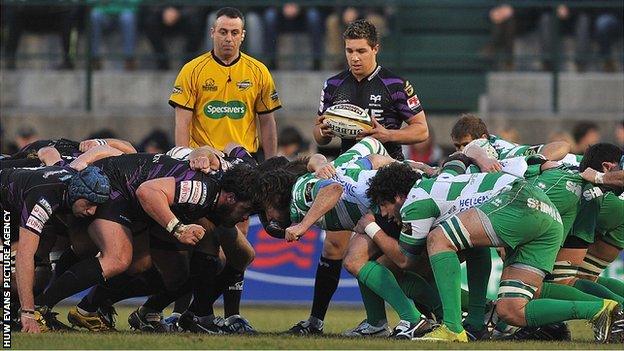 Ospreys scrummage (left)