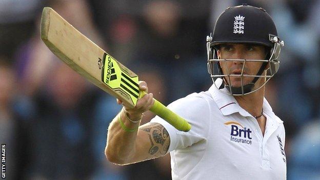 Kevin Pietersen playing test cricket for England