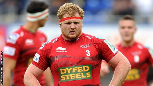 Scarlets prop Samson Lee