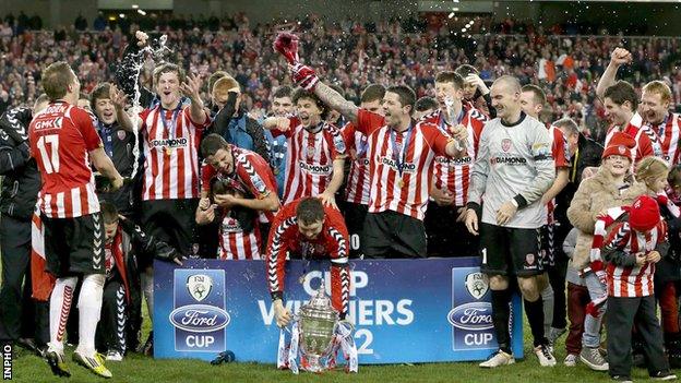 Derry celebrate wining the FAI Cup