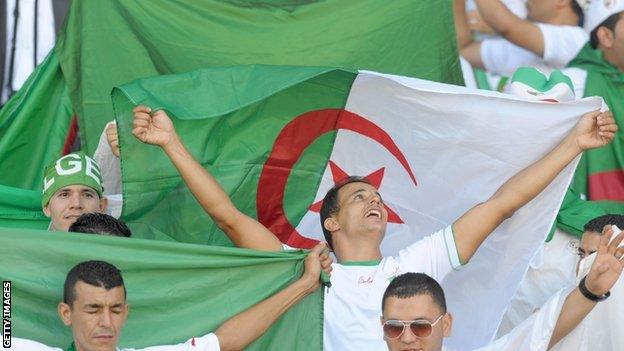 Algerian football fans