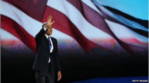 Obama waves to the crowd