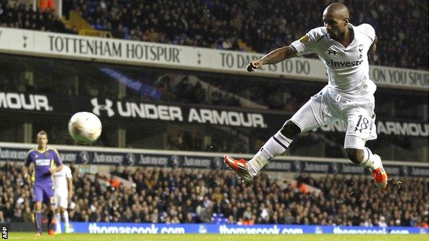 Jermain Defoe scores for Tottenham against NK Maribor