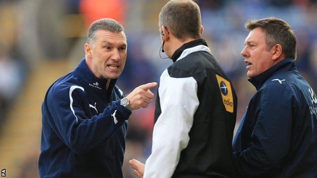 Leicester manager Nigel Pearson (left)