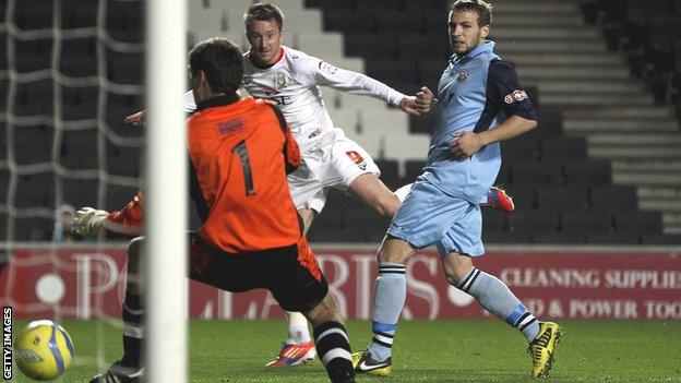 Dean Bowditch scores for MK Dons