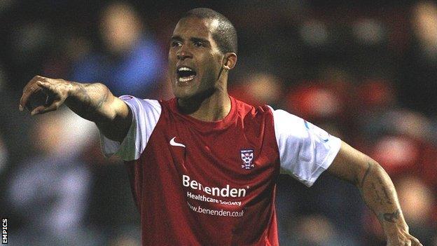 Clarke Carlisle