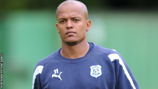 Robert Earnshaw