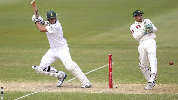 Graeme Smith en route to his century