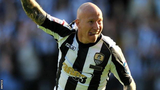 Lee Hughes