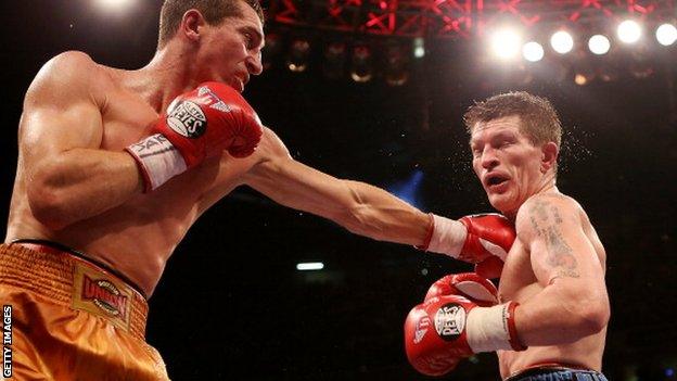 Vyacheslav Senchenk (r) and Ricky Hatton