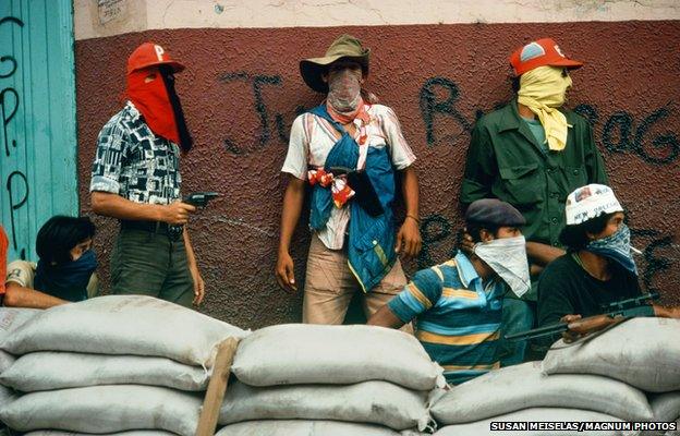 Muchachos await the counterattack by the National Guard, Matagaloa, Nicaragua, 1981