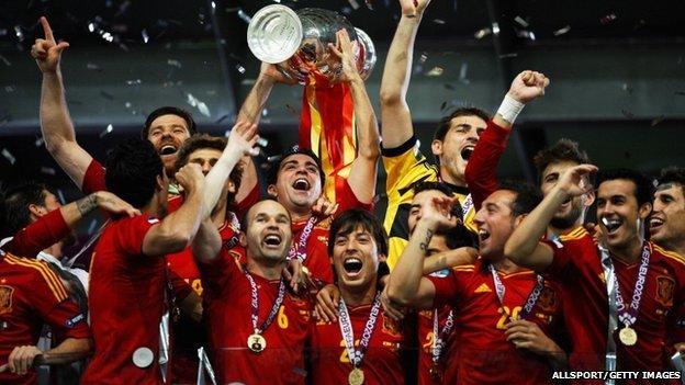 Spain with the Euro 2012 trophy