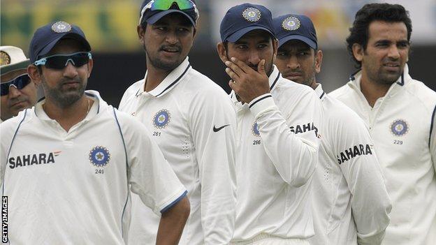 India cricketers Gautam Gambhir, Pagnayan Ojha, Cheteshwar Pujara, captain Mahender Singh Dhoni and Zaheer Khan