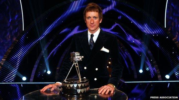 Bradley Wiggins wins Sports Personality 2012