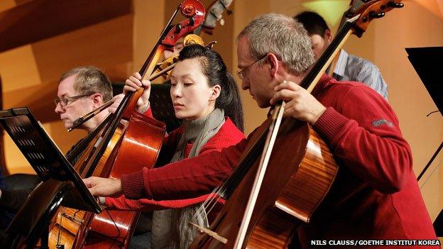 German and North Korean musicians working together