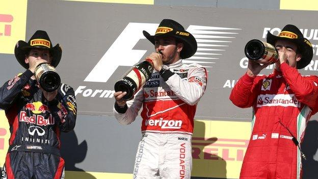 Sebastian Vettel (l), Lewis Hamilton and Fernando Alonso