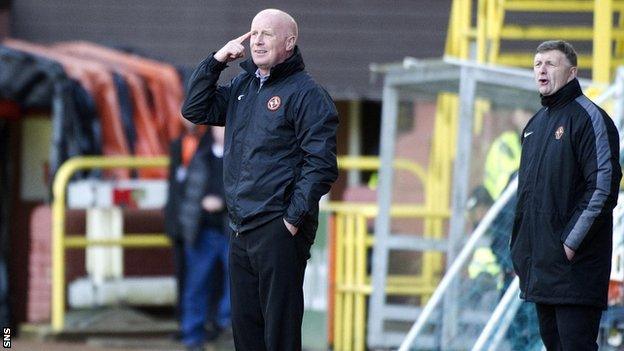 Dundee United manager Peter Houston and assistant Paul Hegarty