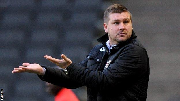 Karl Robinson