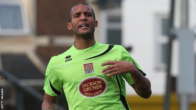 Clarke Carlisle