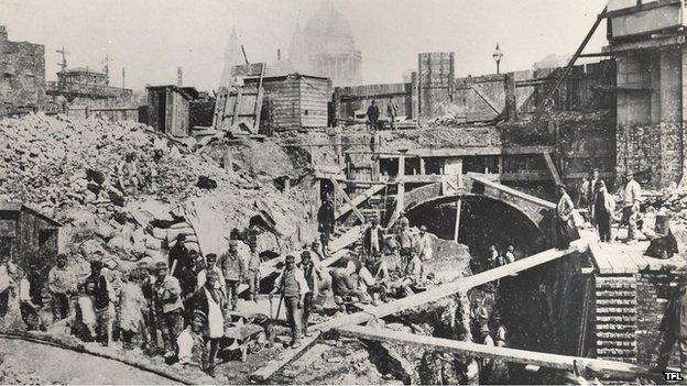 Cut and cover construction at Blackfriars Tube station