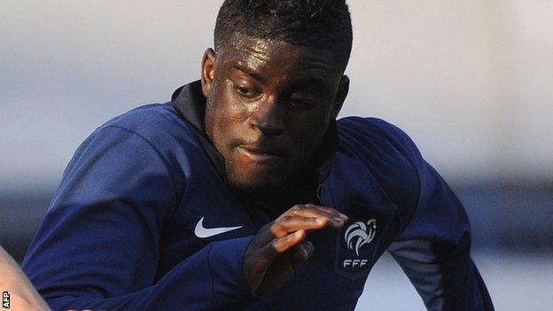 Alfred N'Diaye in action for the French U-21 team