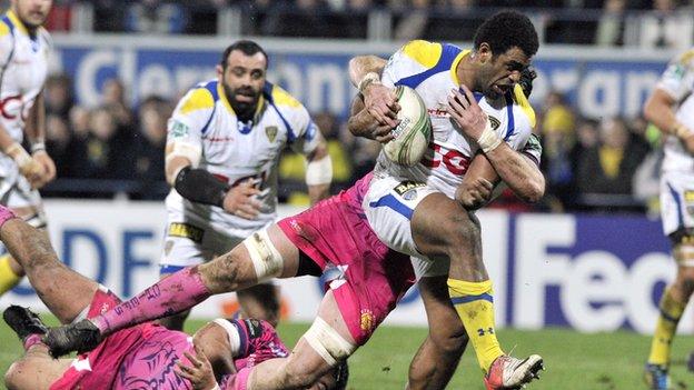 Giant Fiji winger Napolioni Nalaga on the charge for Clermont