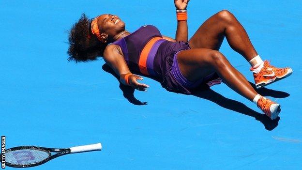 Serena Williams hurts her ankle