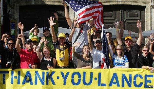 Lance Armstrong fans celebrate his seventh Tour victory, 2005