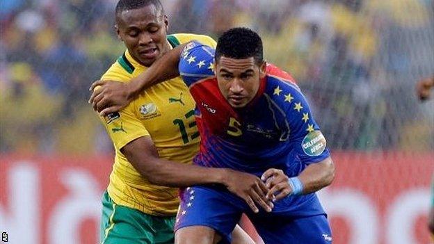 South Africa's Kagisho Dikgacoi (left) and Cape Verde's Babanco