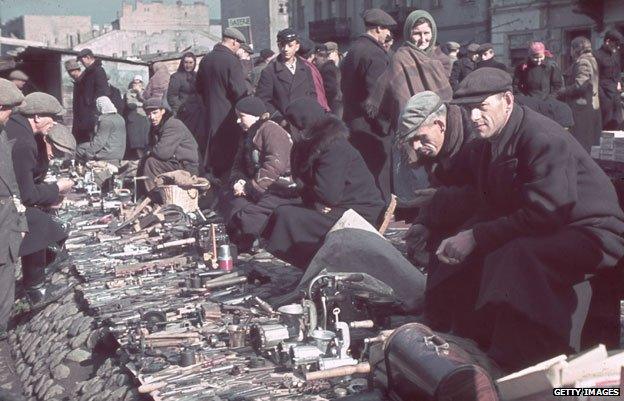 Street market in Warsaw ghetto